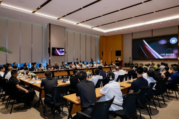 圣堡罗二登领奖台！闪耀2024中国系统门窗大会！